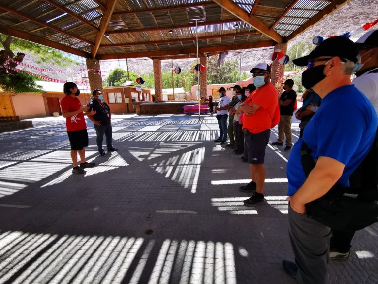 Fundación trekking Chile visitó Codpa: Se recibió a los 15 turistas que visitan la Región de Arica y Parinacota