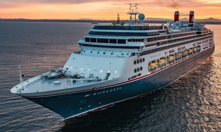 Recalada Crucero Borealis en Puerto de Arica