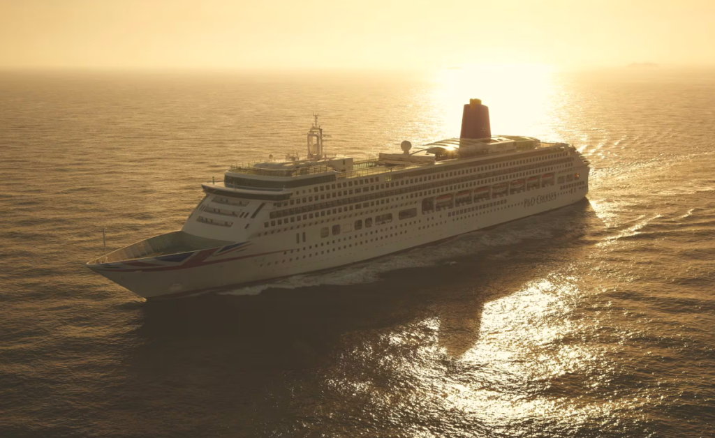 Recalada de Crucero Aurora en Puerto Arica